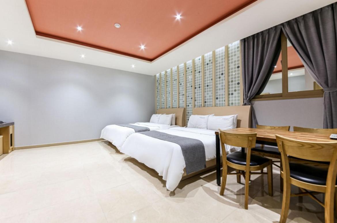 Gallery Hotel Gwangju Metropolitan City Exterior photo