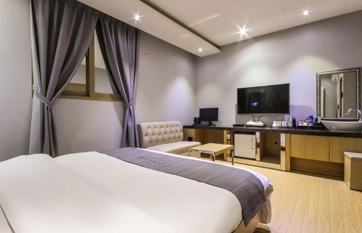 Gallery Hotel Gwangju Metropolitan City Exterior photo